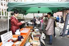 多田トラ市の様子