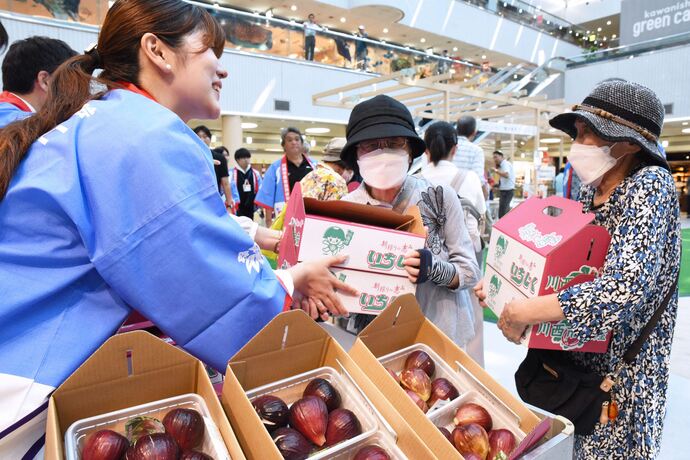 写真:令和7年度いちじく即売会の様子