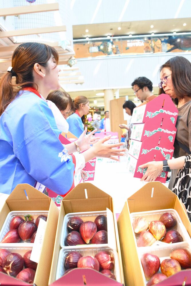 写真：令和7年度いちじく即売会の様子