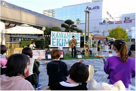 南デッキでの路上イベント風景