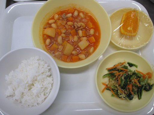 保育所や認定こども園で提供している炊きこみご飯の写真