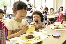 なかよし食事会を開催