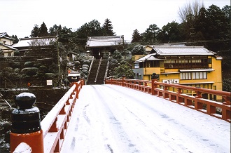 雪の多田神社1（m0001）