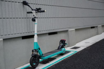 電動キックボード、自転車通行可の標識