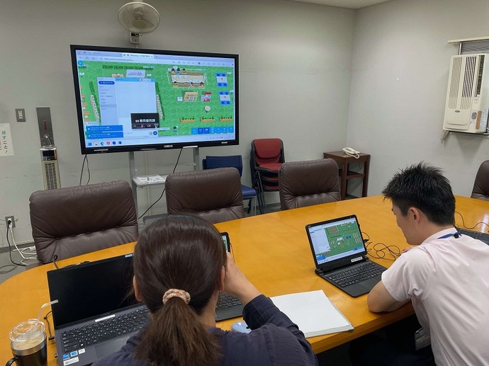 インターネットの仮想空間（メタバース）に参加している児童生徒を支援する指導主事