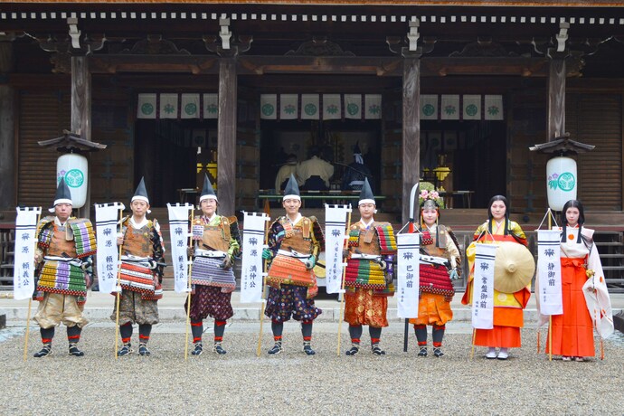 昨年の清和源氏まつり(多田神社 拝殿前)
