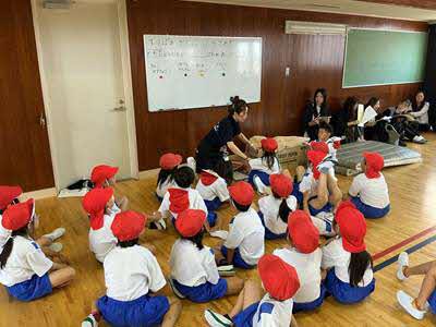 令和8年度幼保小の円滑な接続推進研修会における加茂小学校1年生体育の授業