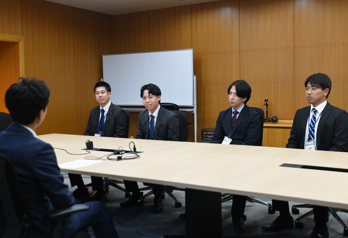 熊本県宇城市へ派遣する職員の激励会を行った時の写真